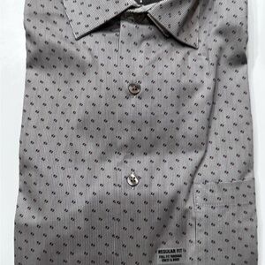 Van Heusen Dress Shirt Studio Collection Size Small 14 Neck Grey with Purple